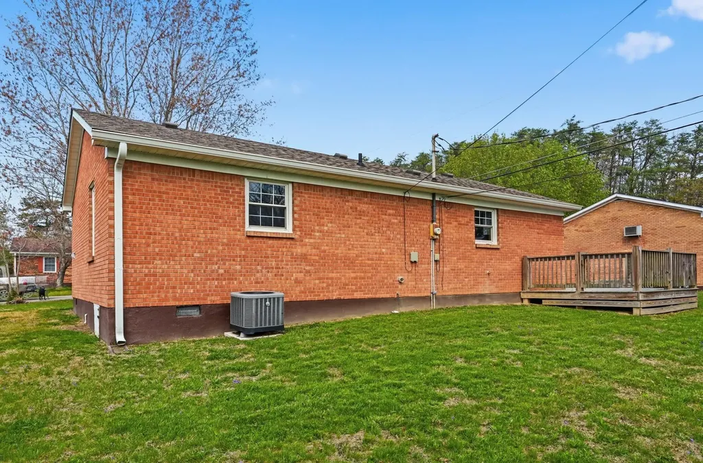 21 Raintree Court Irvine KY 40336