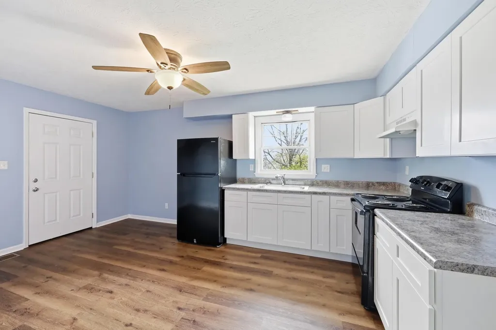 21 Raintree Court Irvine KY 40336