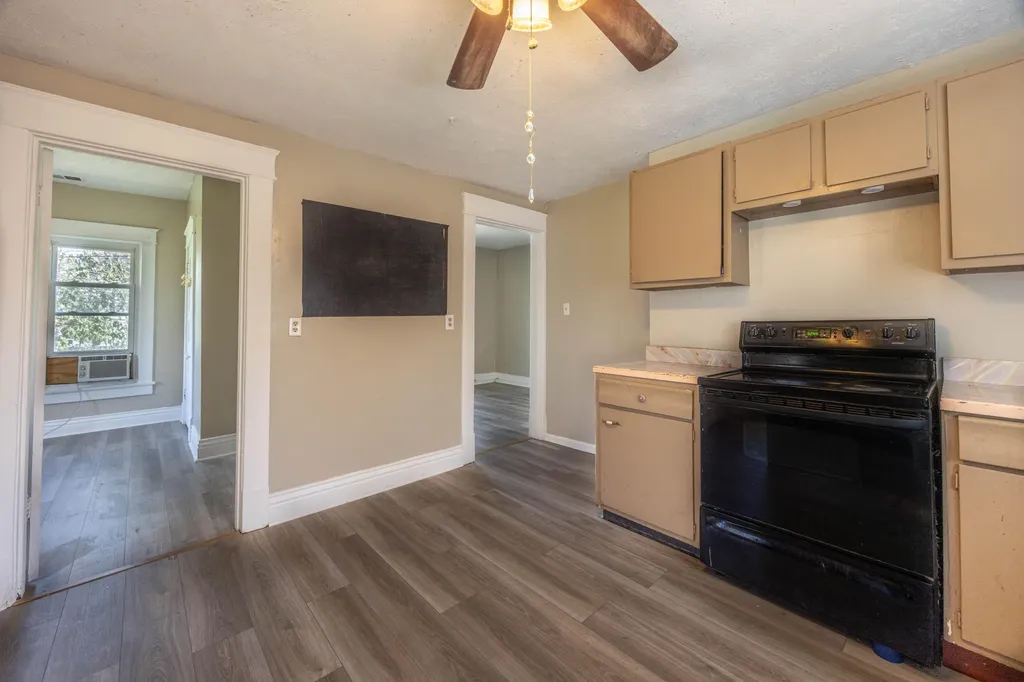 1059 Vine Street Paris KY 40361