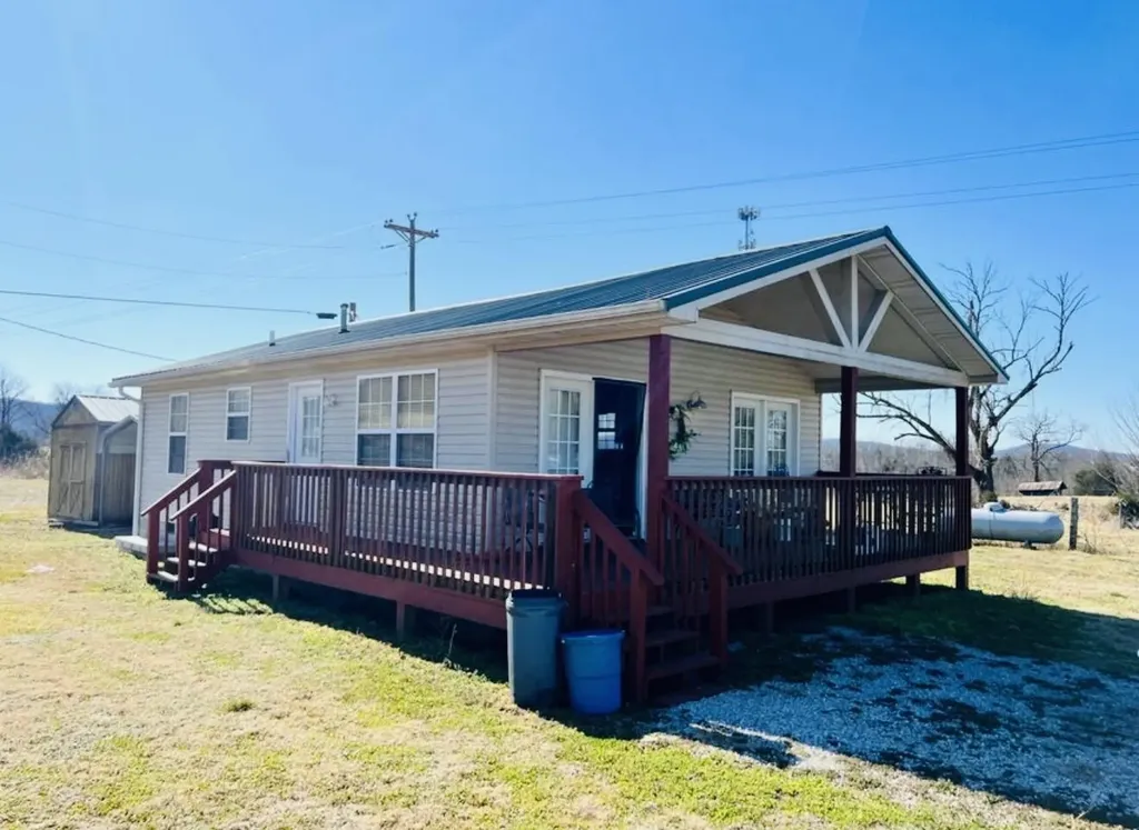 10694 Kentucky 90 Monticello KY 42633