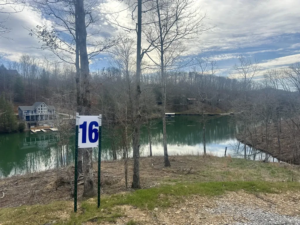 Lot 16 Sleepy Hollow Road East Bernstadt KY 40729