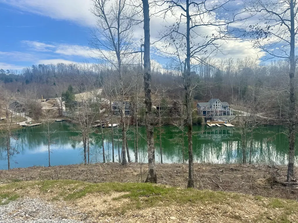 Lot 16 Sleepy Hollow Road East Bernstadt KY 40729