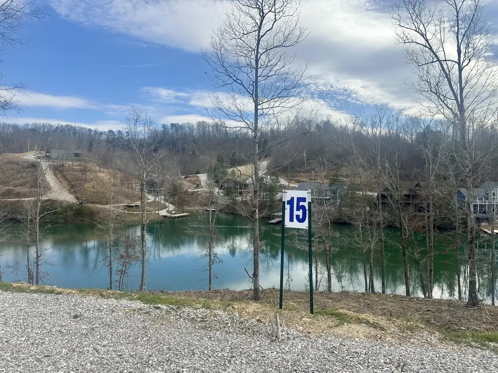 Lot 16 Sleepy Hollow Road East Bernstadt KY 40729