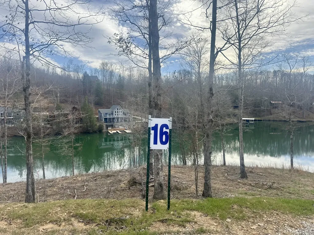 Lot 16 Sleepy Hollow Road East Bernstadt KY 40729