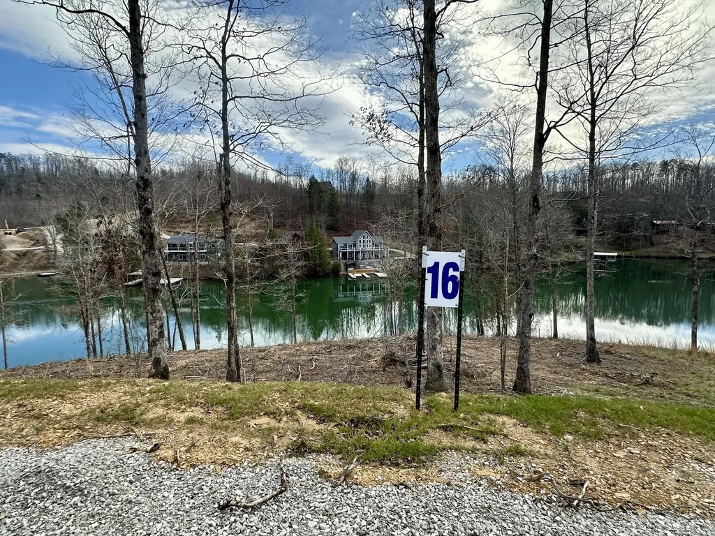Lot 16 Sleepy Hollow Road East Bernstadt KY 40729