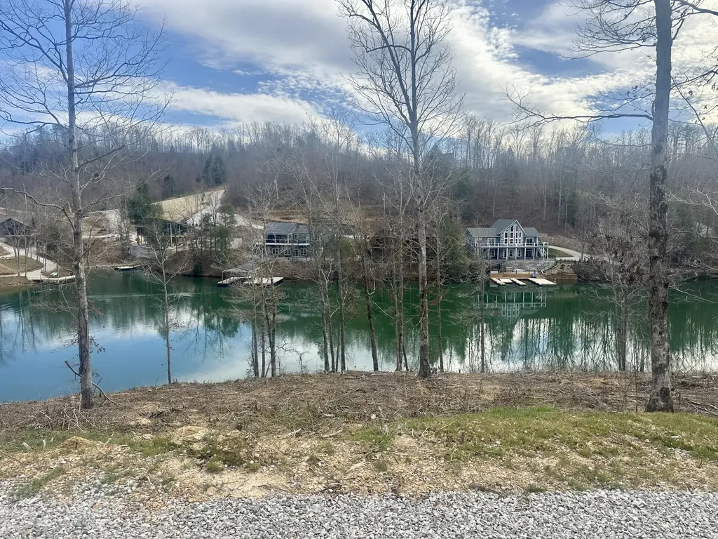 Lot 16 Sleepy Hollow Road East Bernstadt KY 40729