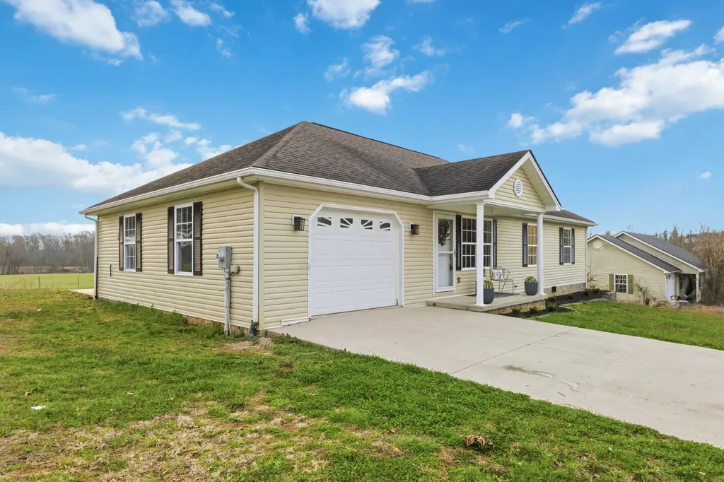 1126 Estill Hackney Road Eubank KY 42567