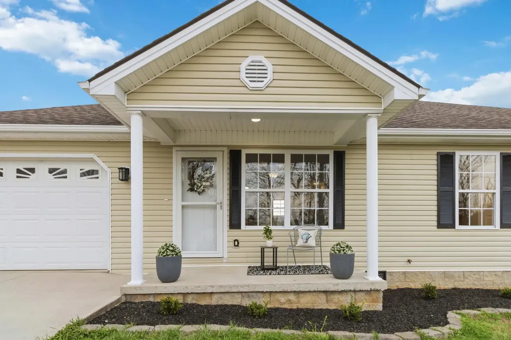 1126 Estill Hackney Road Eubank KY 42567