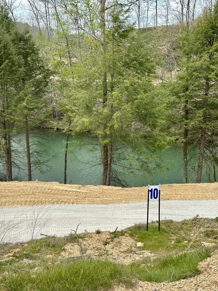Lot 10 Sleepy Hollow Road East Bernstadt KY 40729