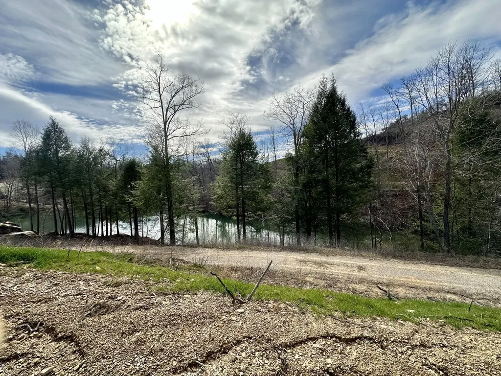 Lot 10 Sleepy Hollow Road East Bernstadt KY 40729
