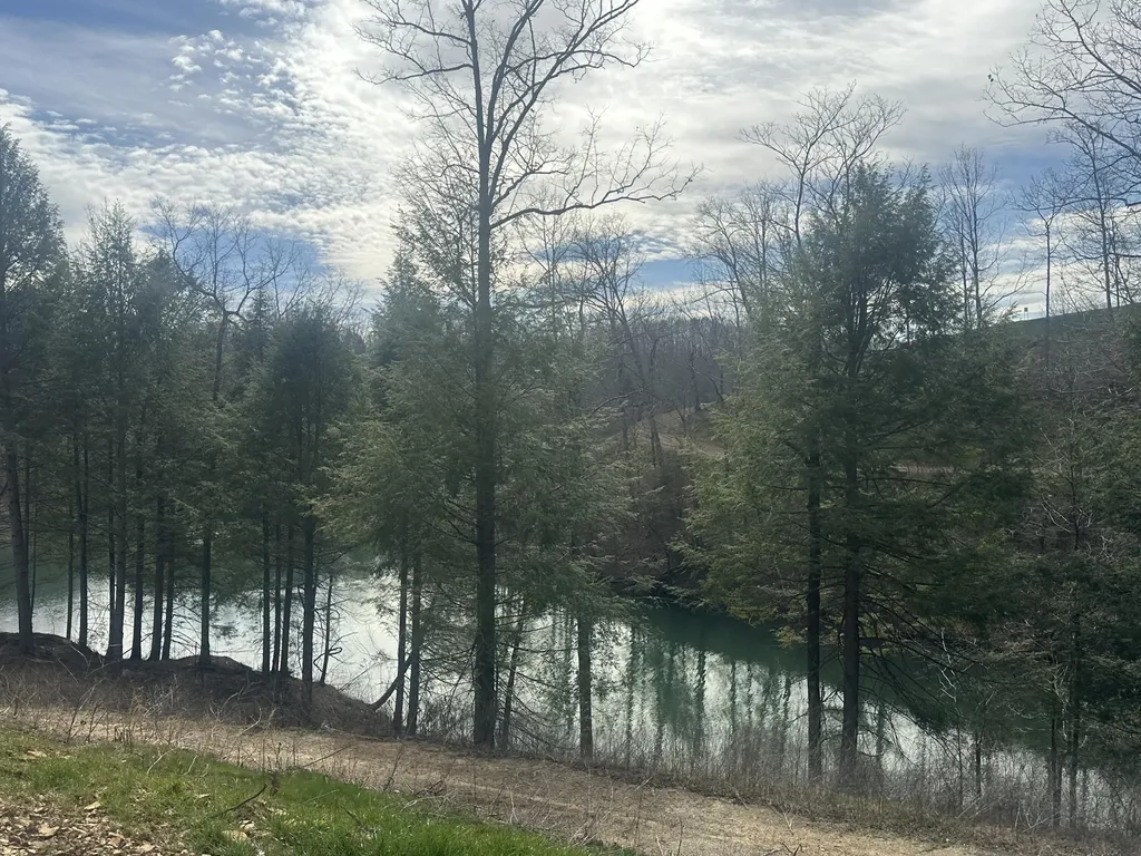 Lot 10 Sleepy Hollow Road East Bernstadt KY 40729