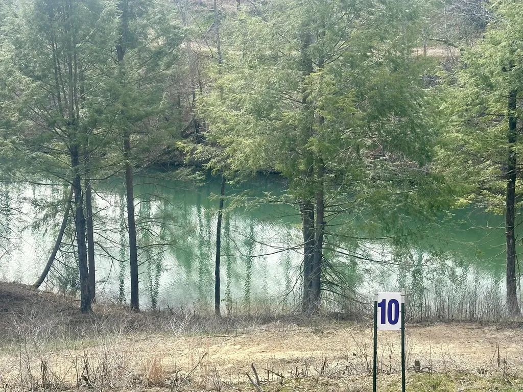 Lot 10 Sleepy Hollow Road East Bernstadt KY 40729