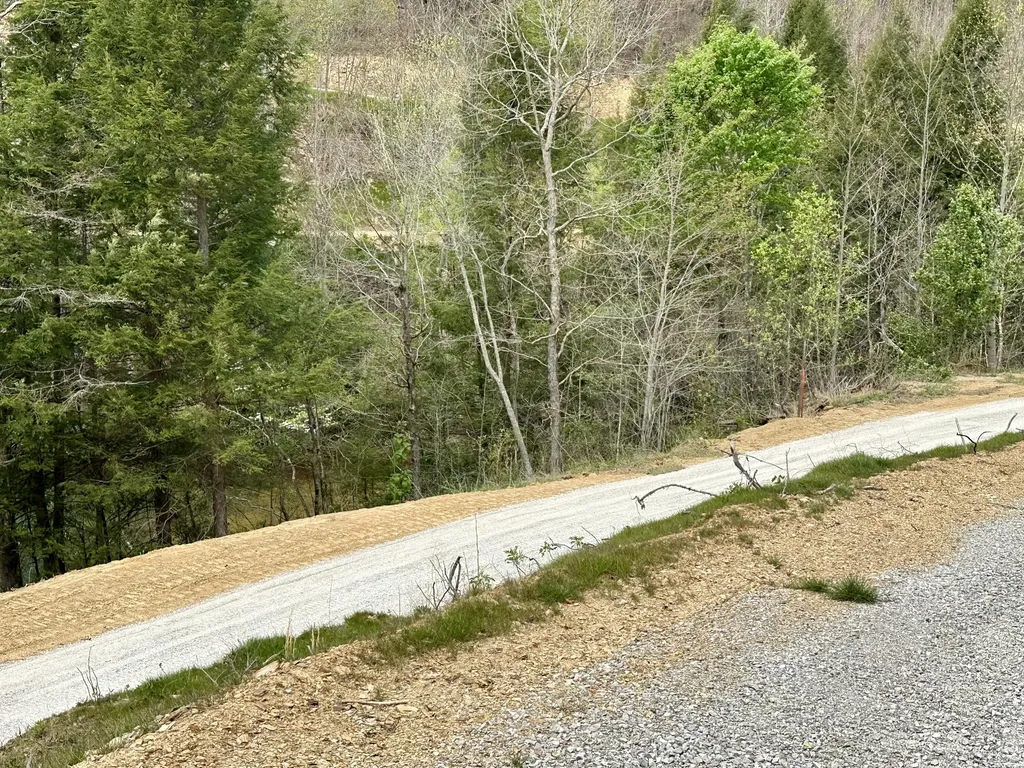Lot 10 Sleepy Hollow Road East Bernstadt KY 40729