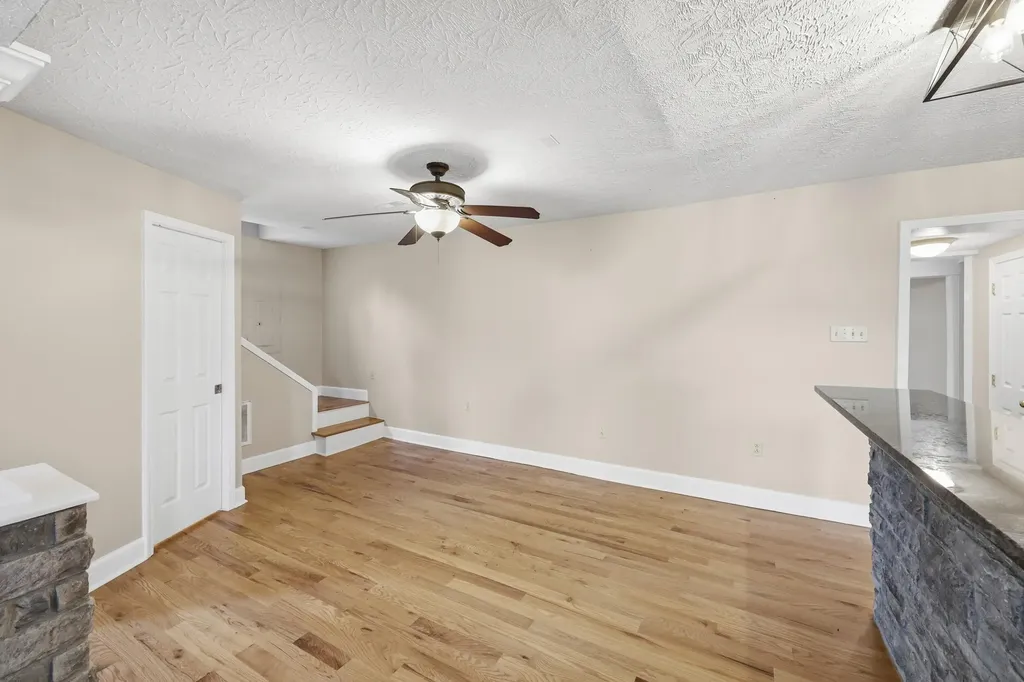 1056 River Road Lawrenceburg KY 40342