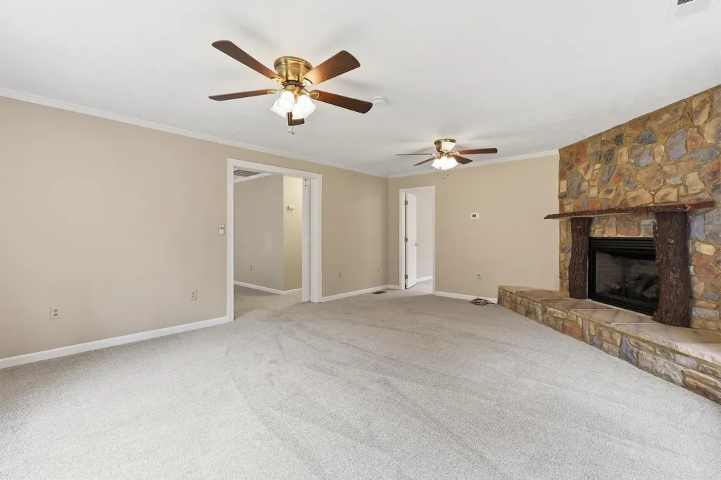 1056 River Road Lawrenceburg KY 40342