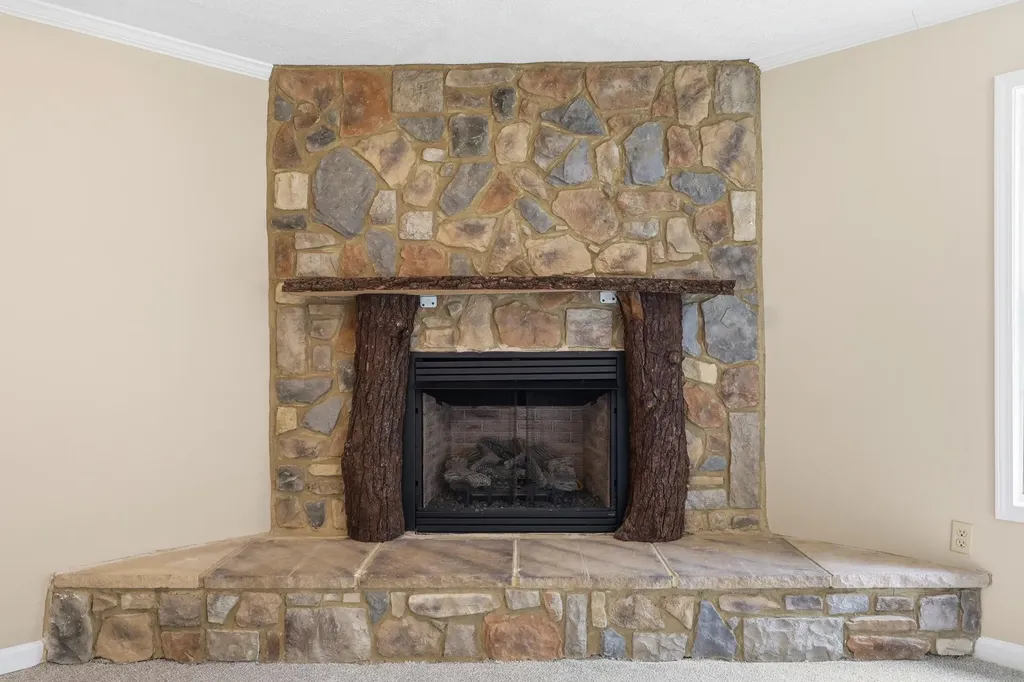 1056 River Road Lawrenceburg KY 40342