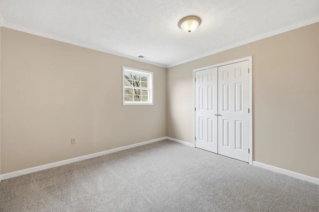 1056 River Road Lawrenceburg KY 40342