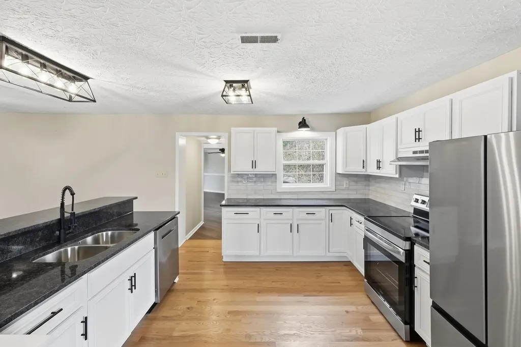 1056 River Road Lawrenceburg KY 40342