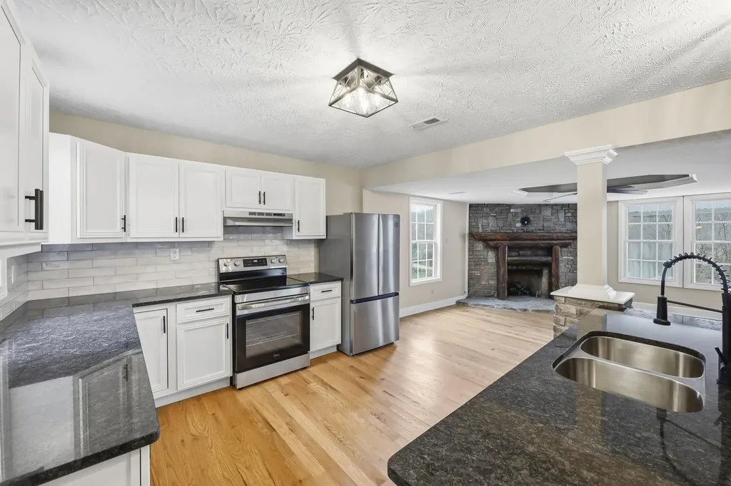 1056 River Road Lawrenceburg KY 40342
