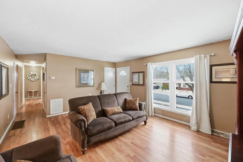 107 Loy Street Versailles KY 40383
