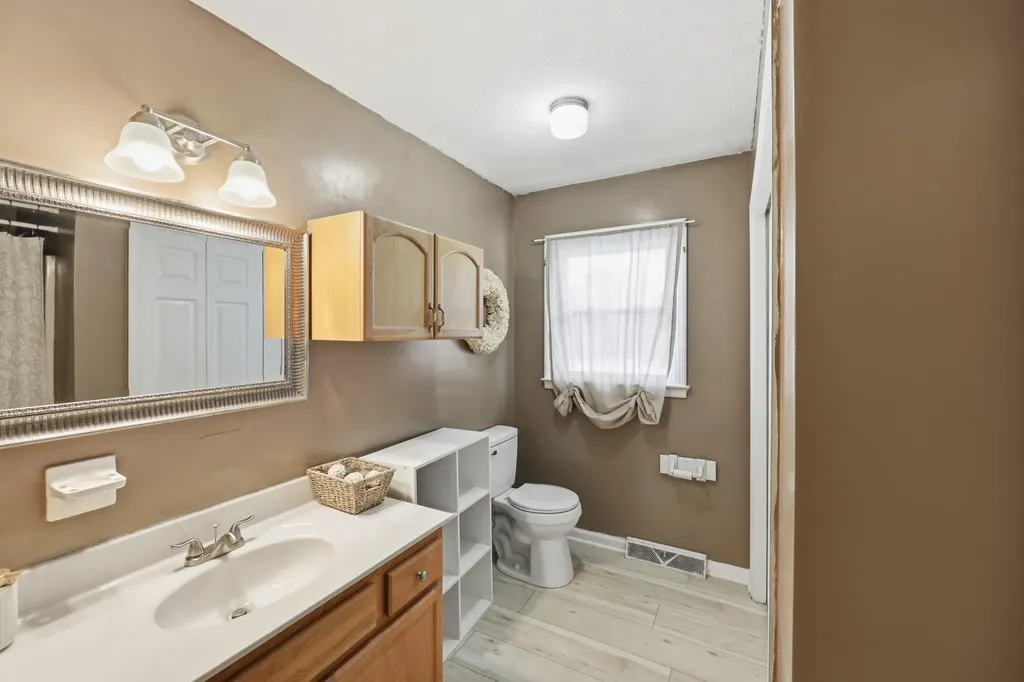 107 Loy Street Versailles KY 40383