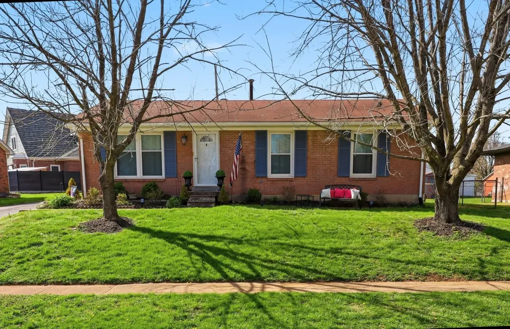 107 Loy Street Versailles KY 40383