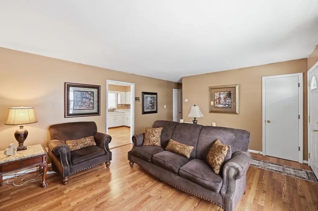 107 Loy Street Versailles KY 40383