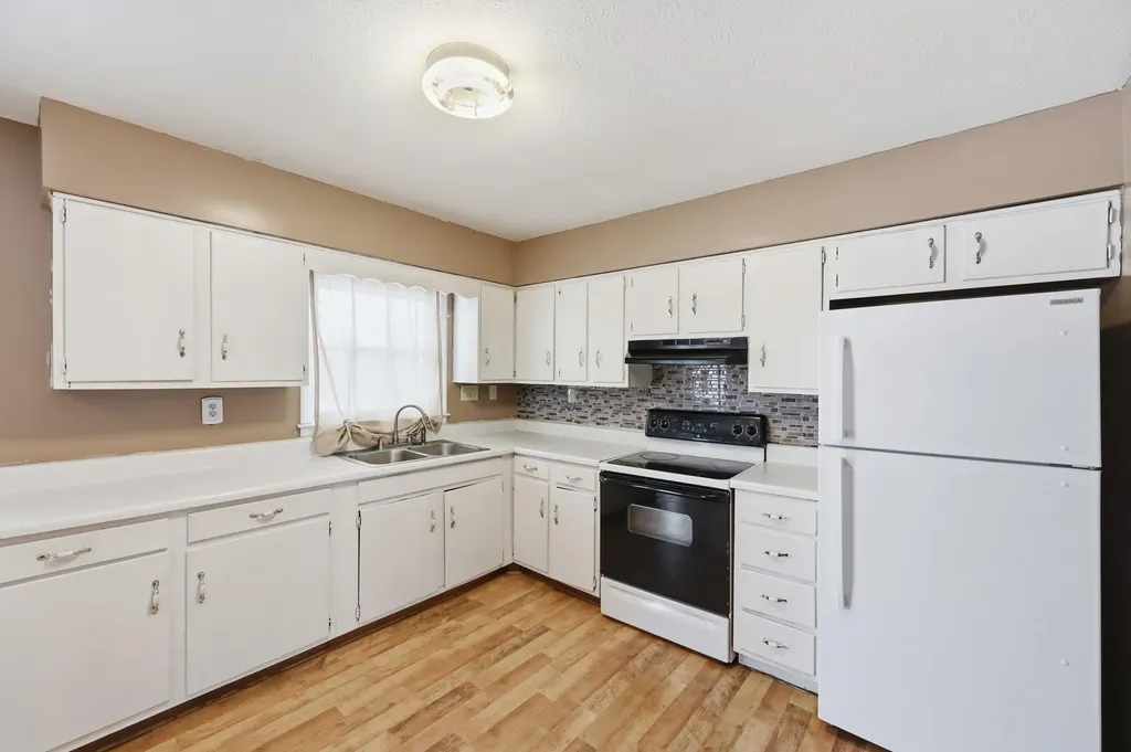 107 Loy Street Versailles KY 40383