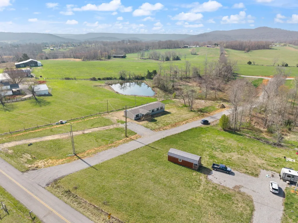 906 Denney Road Albany KY 42602