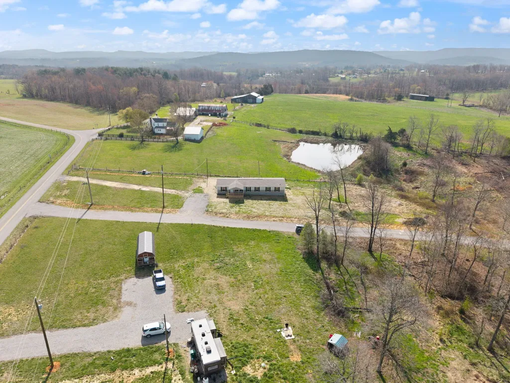 906 Denney Road Albany KY 42602