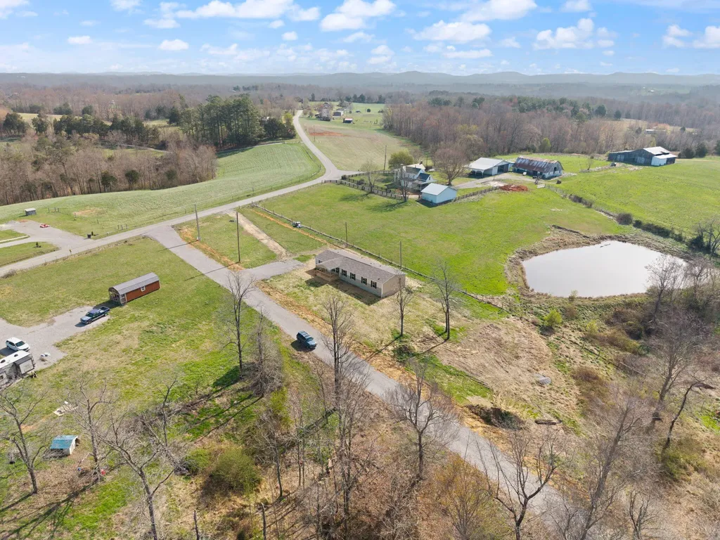 906 Denney Road Albany KY 42602