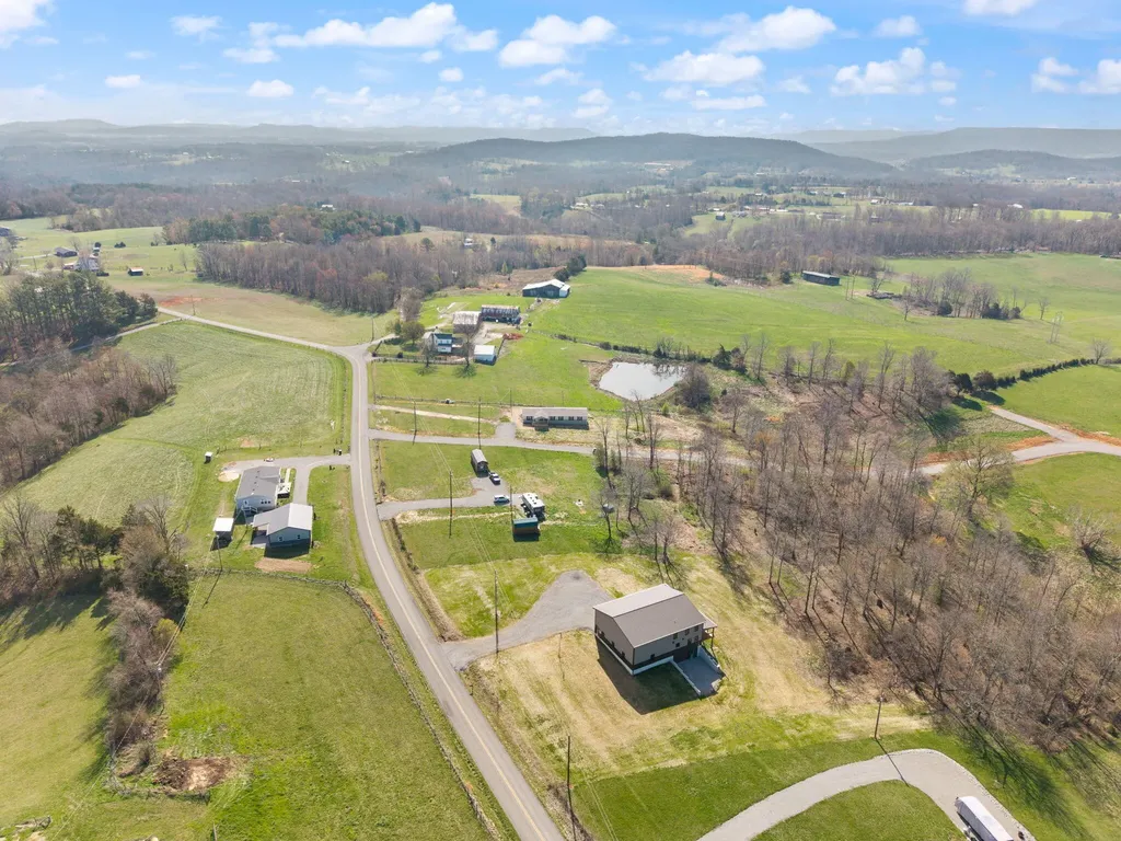 906 Denney Road Albany KY 42602
