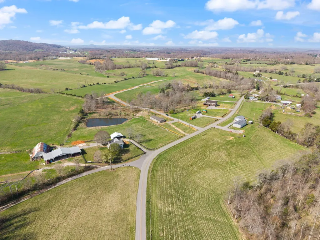 906 Denney Road Albany KY 42602