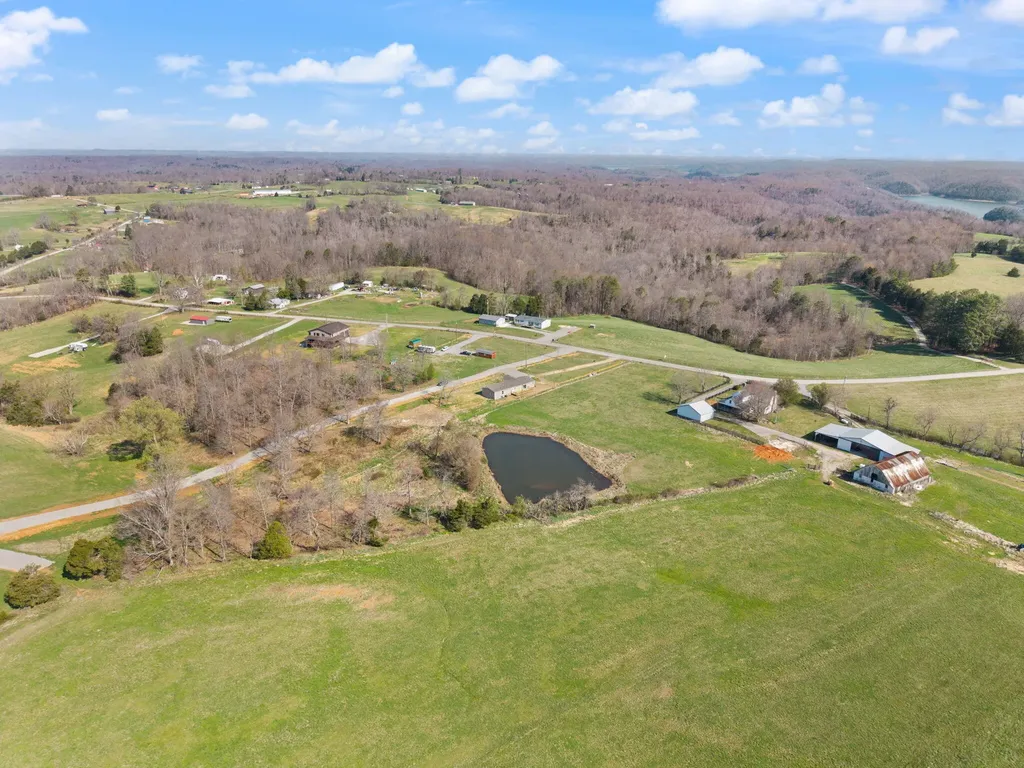 906 Denney Road Albany KY 42602