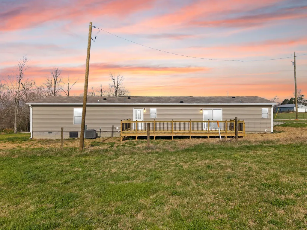 906 Denney Road Albany KY 42602