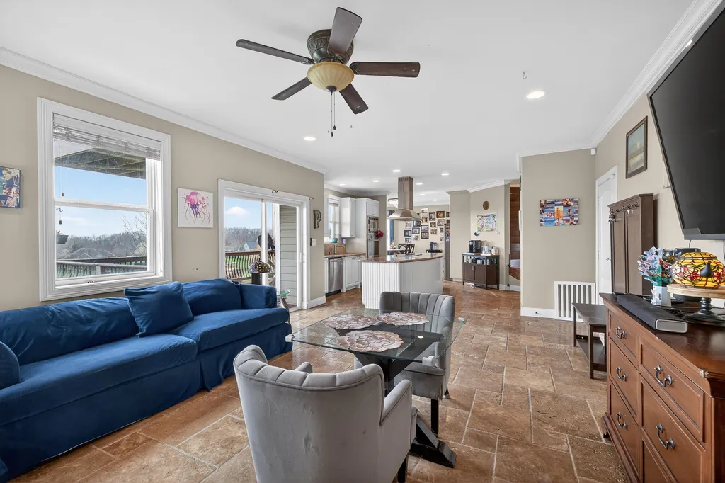 202 Palisades Pointe Drive Lancaster KY 40444