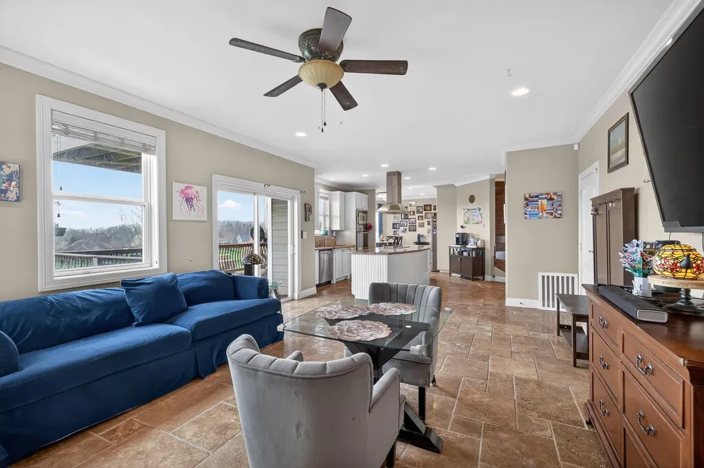 202 Palisades Pointe Drive Lancaster KY 40444
