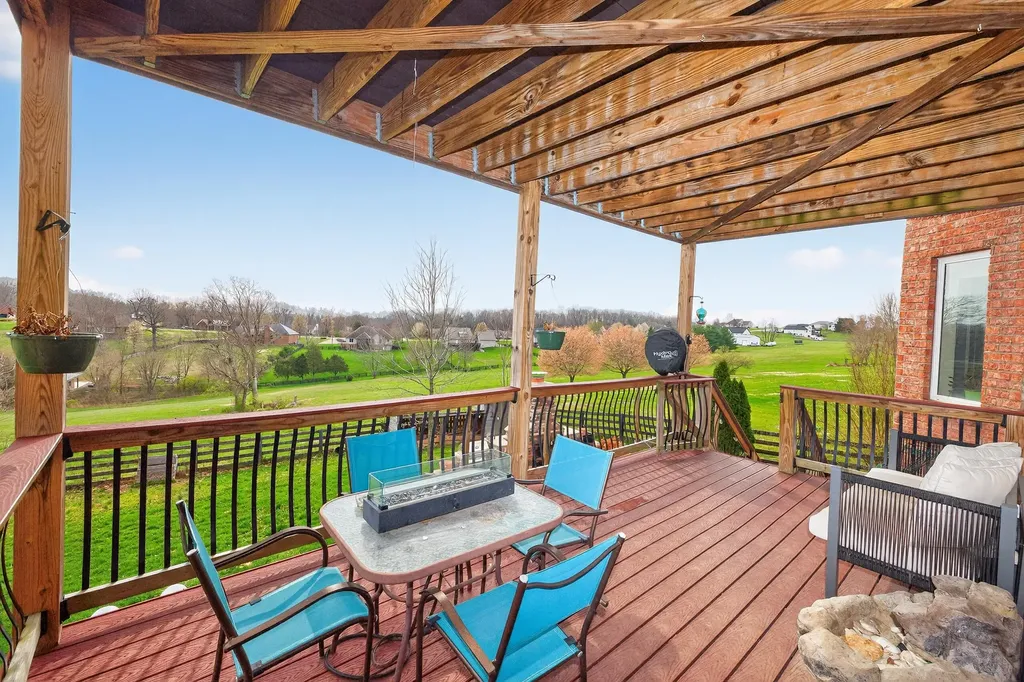 202 Palisades Pointe Drive Lancaster KY 40444