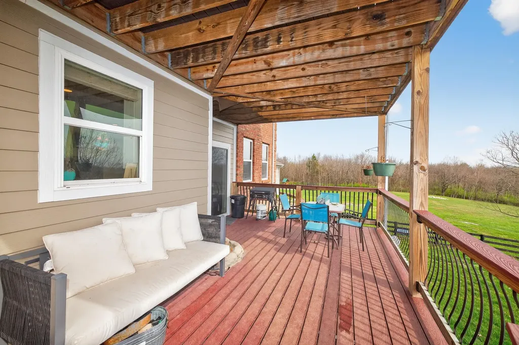 202 Palisades Pointe Drive Lancaster KY 40444