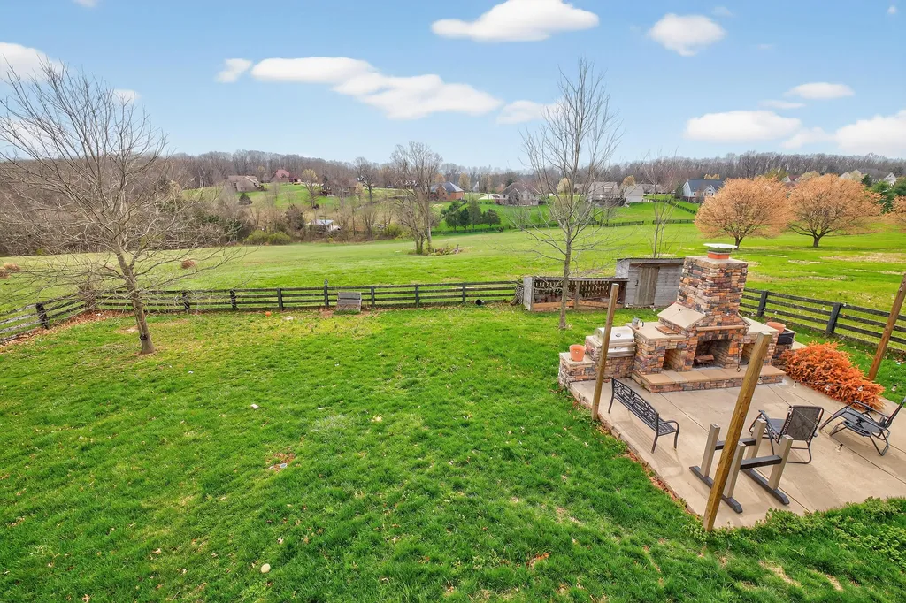 202 Palisades Pointe Drive Lancaster KY 40444