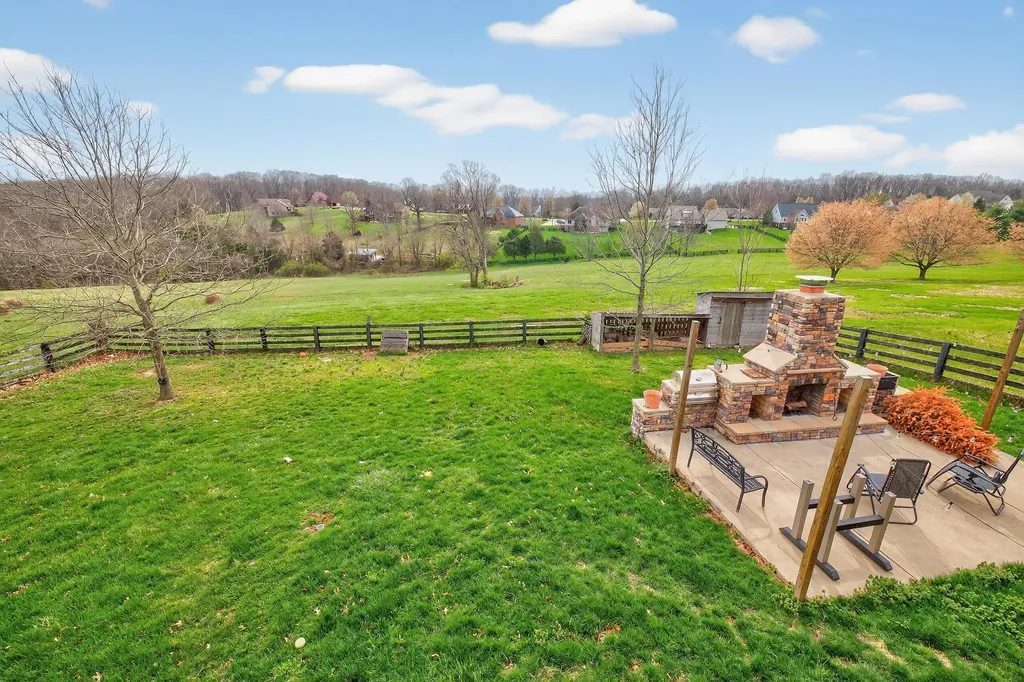 202 Palisades Pointe Drive Lancaster KY 40444