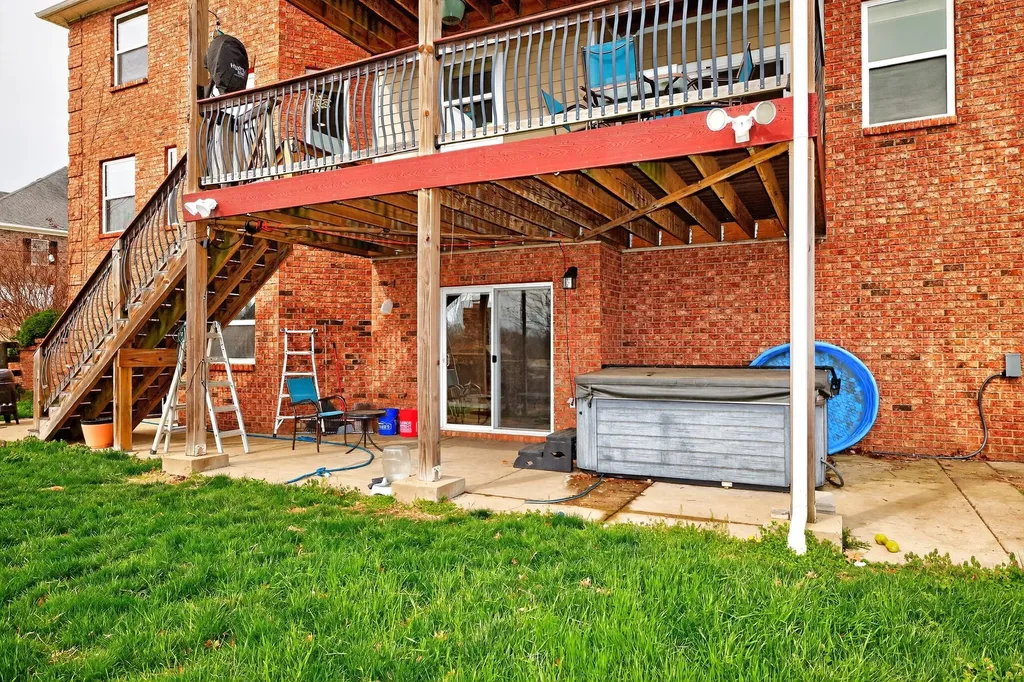 202 Palisades Pointe Drive Lancaster KY 40444