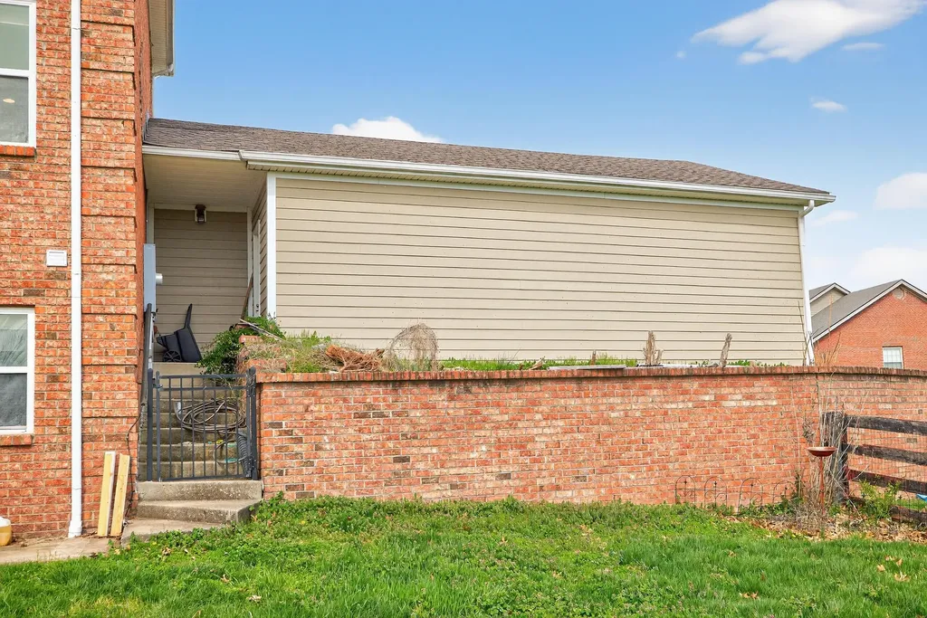 202 Palisades Pointe Drive Lancaster KY 40444