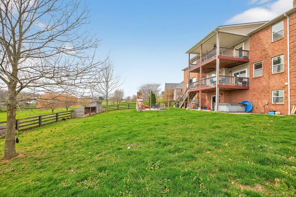 202 Palisades Pointe Drive Lancaster KY 40444