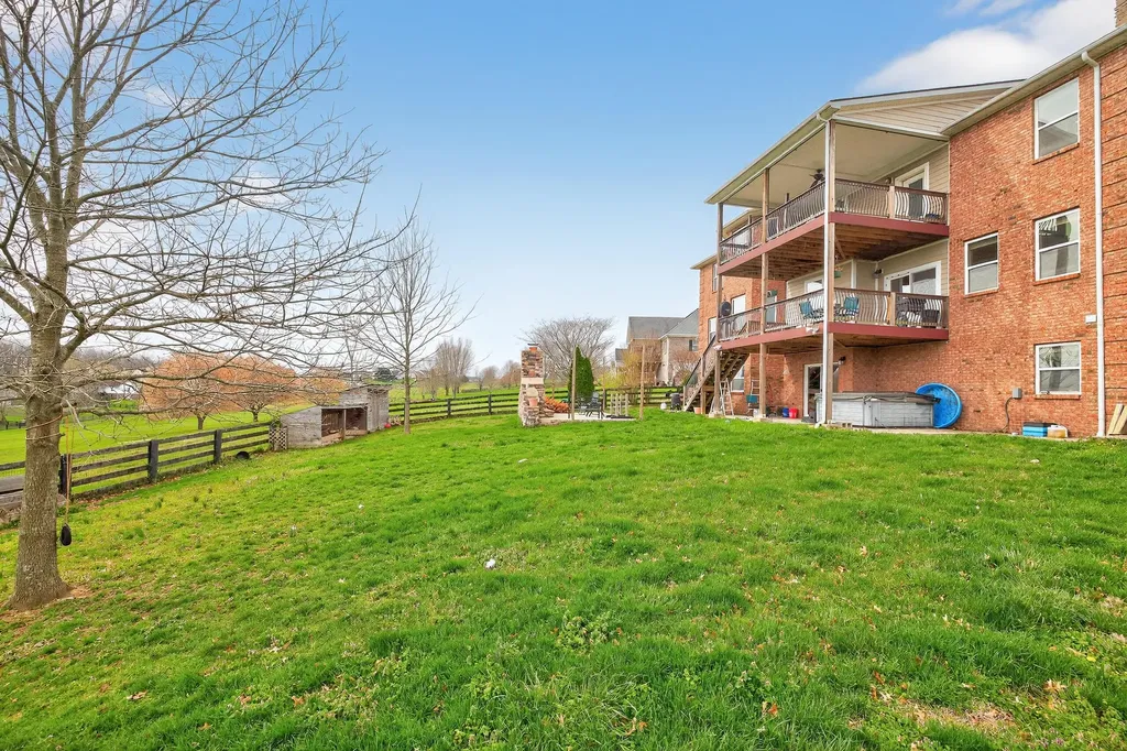 202 Palisades Pointe Drive Lancaster KY 40444