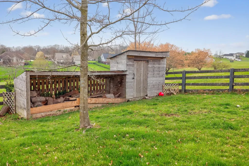 202 Palisades Pointe Drive Lancaster KY 40444
