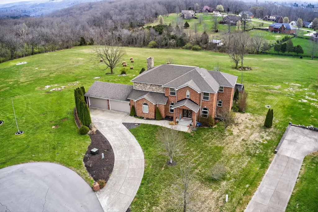 202 Palisades Pointe Drive Lancaster KY 40444