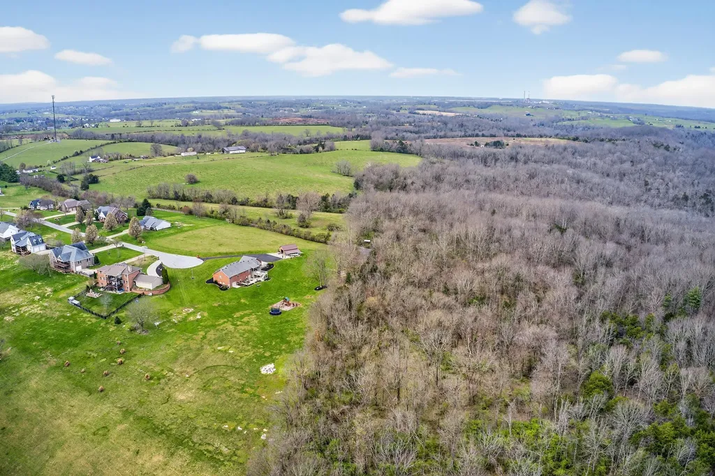 202 Palisades Pointe Drive Lancaster KY 40444