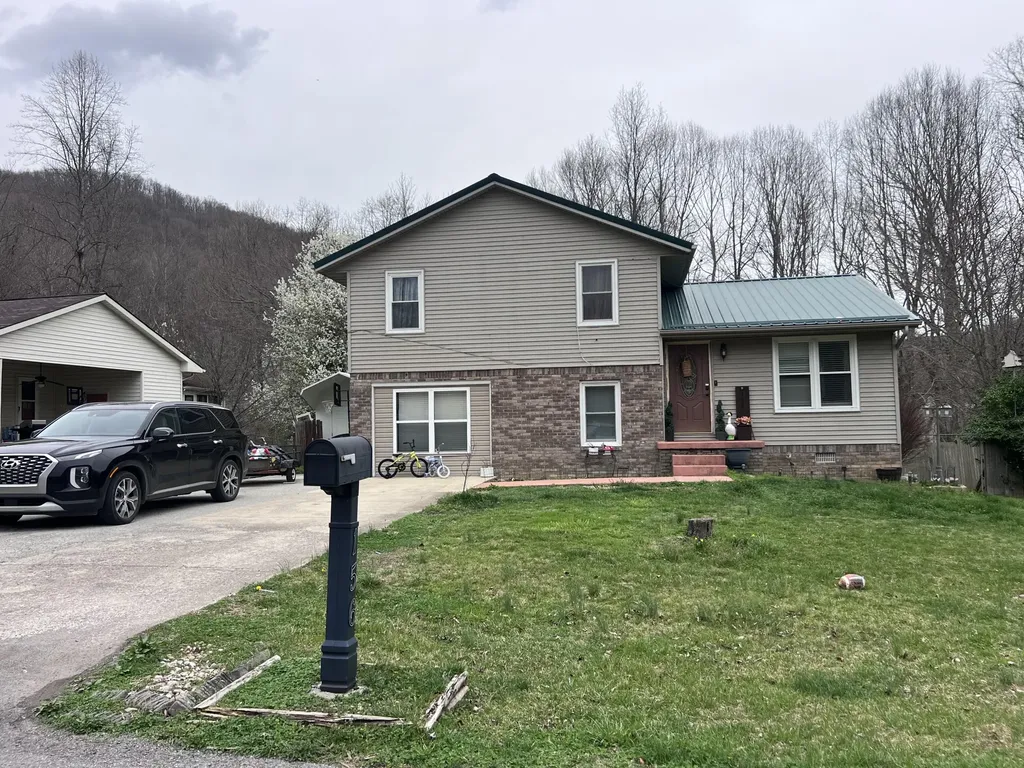 156 Wellington Drive Middlesboro KY 40965