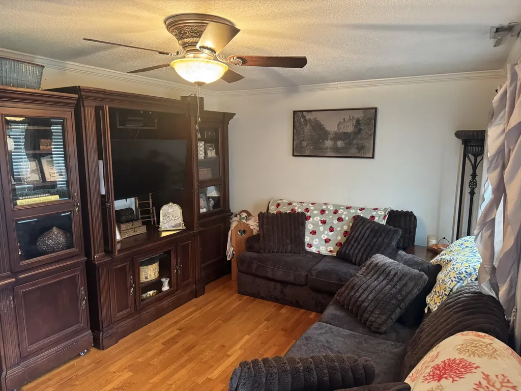 156 Wellington Drive Middlesboro KY 40965